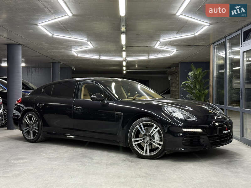Фастбэк Porsche Panamera 2013 в Одессе