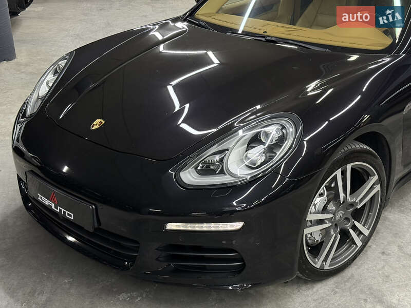 Фастбэк Porsche Panamera 2013 в Одессе