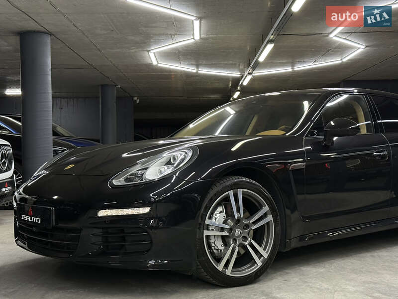 Фастбэк Porsche Panamera 2013 в Одессе