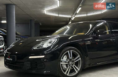 Фастбэк Porsche Panamera 2013 в 