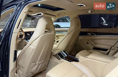 Фастбэк Porsche Panamera 2013 в 