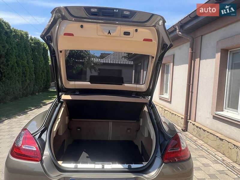 Фастбэк Porsche Panamera 2012 в Кривом Роге фото 12 Фастбэк Porsche Panamera 2012 в Кривом Роге