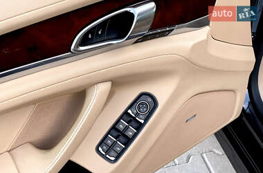 Фастбэк Porsche Panamera 2013 в 
