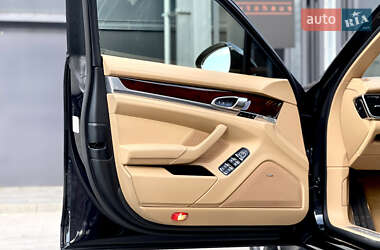 Фастбэк Porsche Panamera 2013 в 
