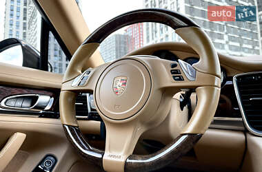 Фастбэк Porsche Panamera 2013 в 