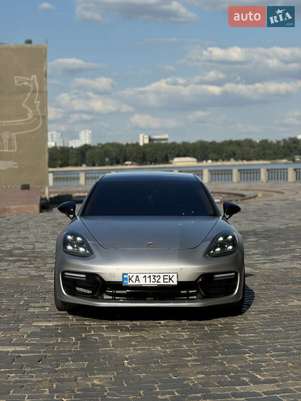 Универсал Porsche Panamera 2018 в Киеве