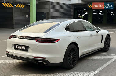Фастбек Porsche Panamera 2018 в 