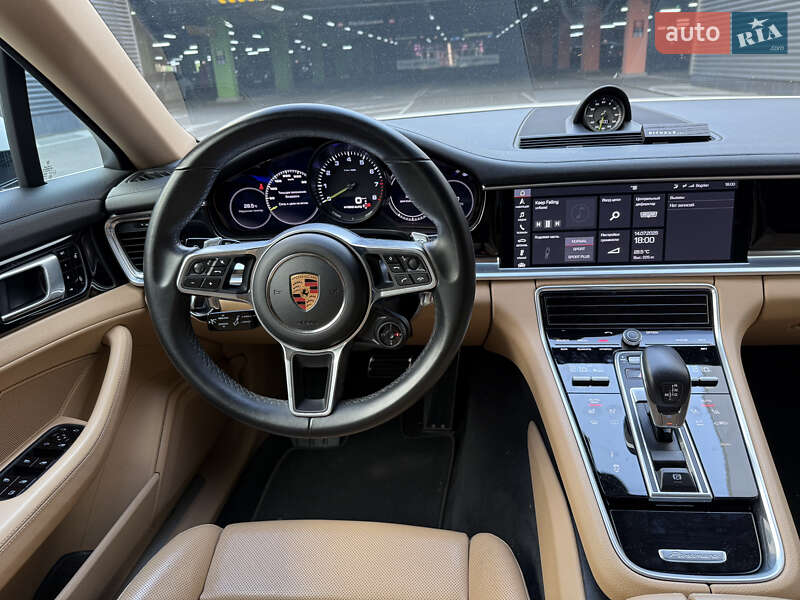 Фастбек Porsche Panamera 2018 в Києві
