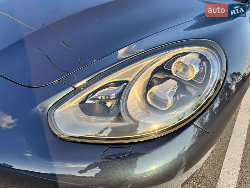 Фастбэк Porsche Panamera 2013 в Киеве