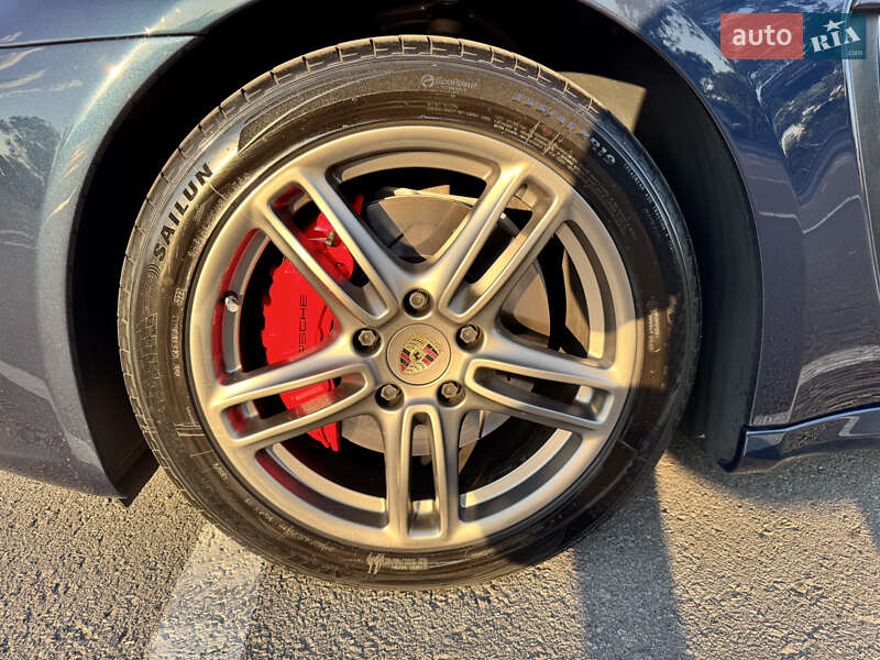 Фастбэк Porsche Panamera 2013 в Киеве