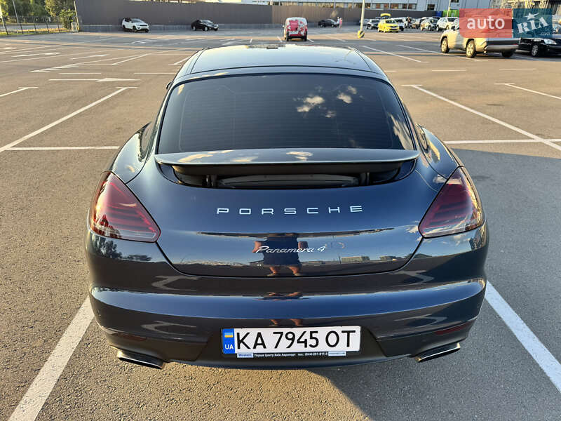 Фастбэк Porsche Panamera 2013 в Киеве
