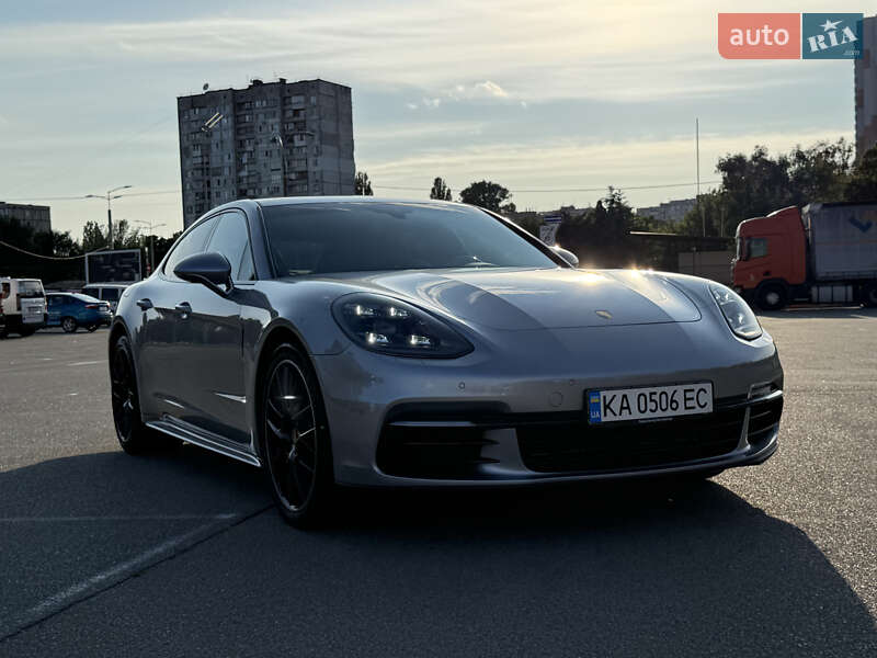 Фастбэк Porsche Panamera 2020 в Киеве