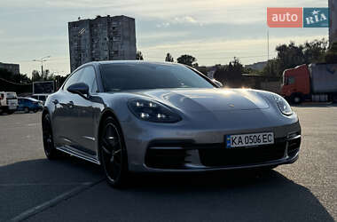 Фастбэк Porsche Panamera 2020 в 