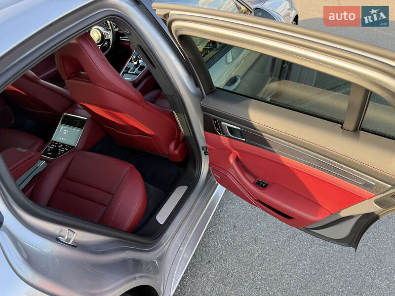 Фастбэк Porsche Panamera 2020 в Киеве