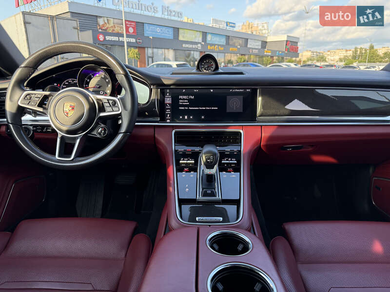Фастбэк Porsche Panamera 2020 в Киеве