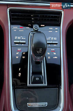 Фастбэк Porsche Panamera 2020 в 