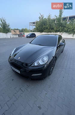 Фастбэк Porsche Panamera 2011 в Виннице