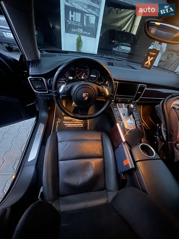 Фастбэк Porsche Panamera 2011 в Виннице