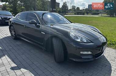 Фастбэк Porsche Panamera 2010 в Львове