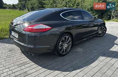 Фастбэк Porsche Panamera 2010 в 