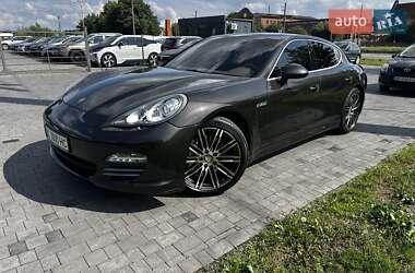 Фастбэк Porsche Panamera 2010 в 