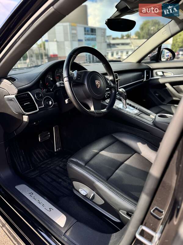 Фастбэк Porsche Panamera 2012 в Одессе фото 36 Фастбэк Porsche Panamera 2012 в Одессе