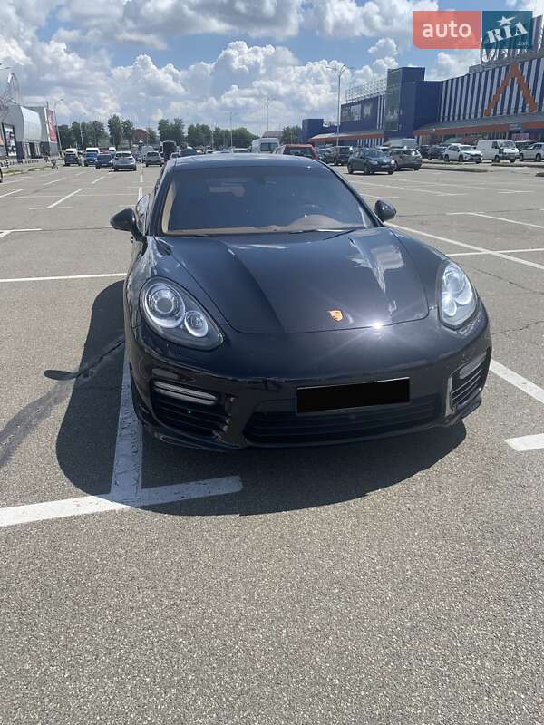 Porsche Panamera 2013