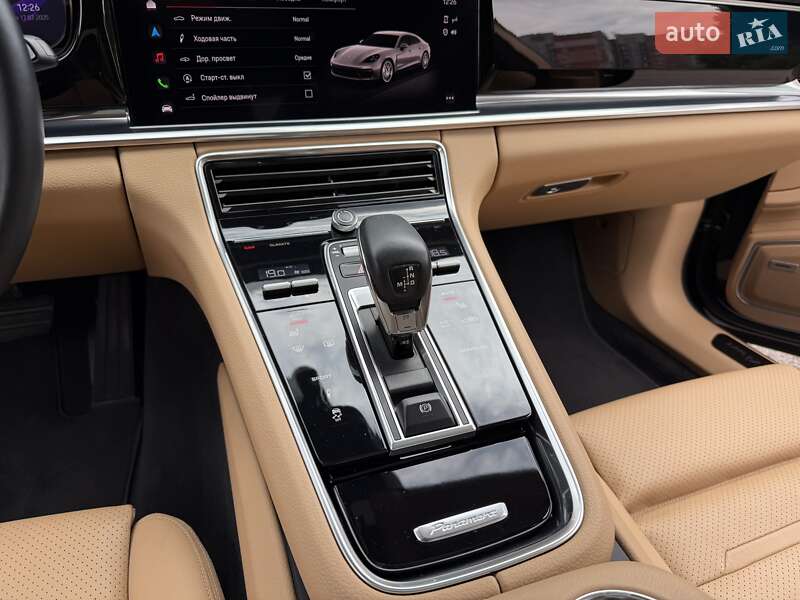 Фастбэк Porsche Panamera 2022 в Днепре