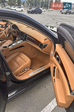 Фастбэк Porsche Panamera 2013 в 