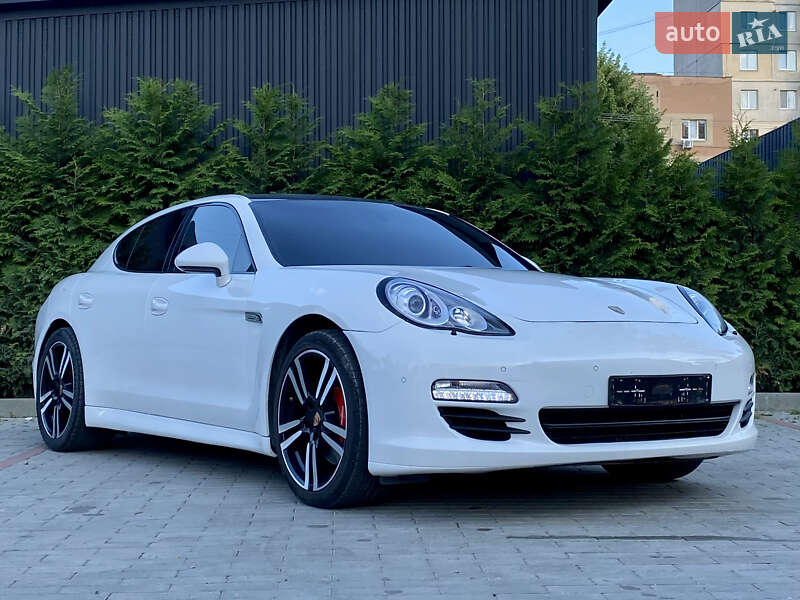 Фастбэк Porsche Panamera 2012 в Днепре