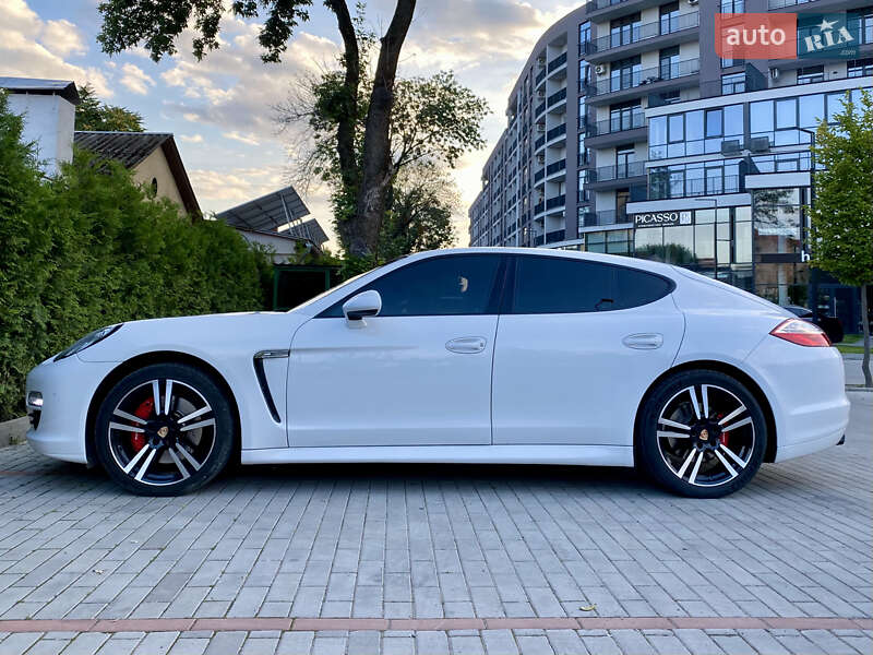 Фастбэк Porsche Panamera 2012 в Днепре