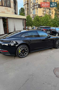 Фастбэк Porsche Panamera 2024 в 
