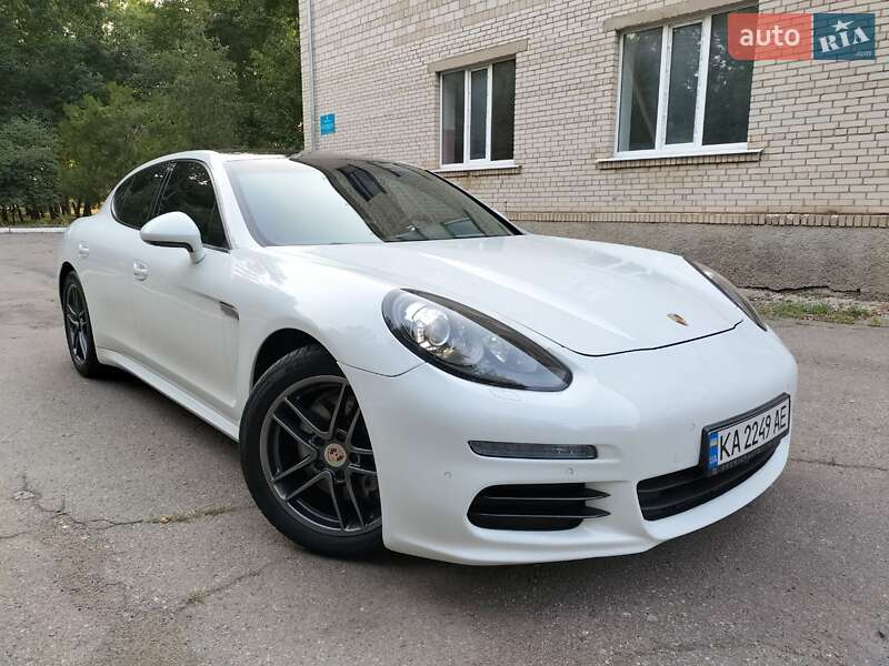 Фастбэк Porsche Panamera 2013 в Бершади