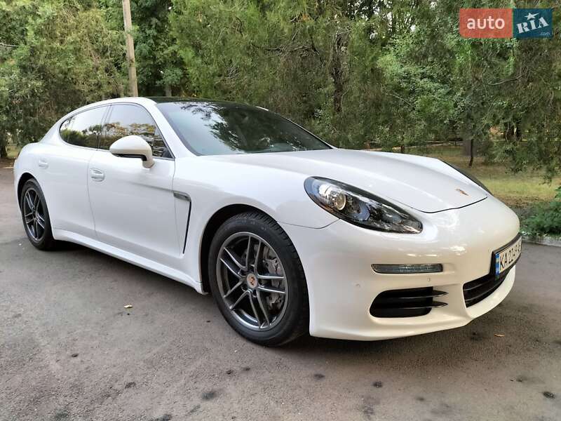 Фастбэк Porsche Panamera 2013 в Бершади