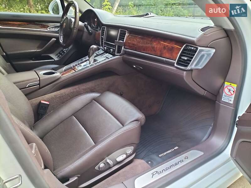 Фастбэк Porsche Panamera 2013 в Бершади