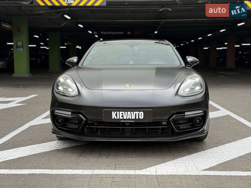 Фастбэк Porsche Panamera 2017 в Киеве