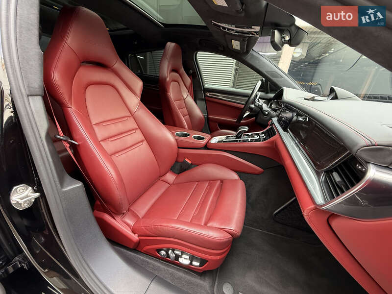 Фастбэк Porsche Panamera 2017 в Киеве