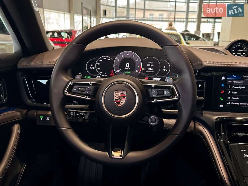 Фастбэк Porsche Panamera 2024 в Одессе