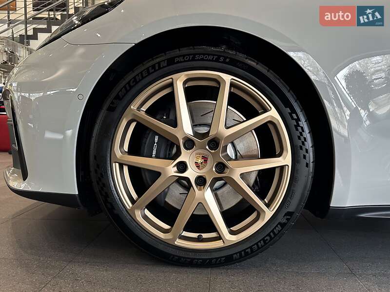 Фастбэк Porsche Panamera 2024 в Одессе