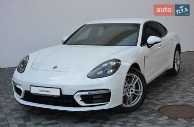 Фастбэк Porsche Panamera 2021 в Киеве