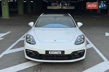 Фастбэк Porsche Panamera 2023 в 