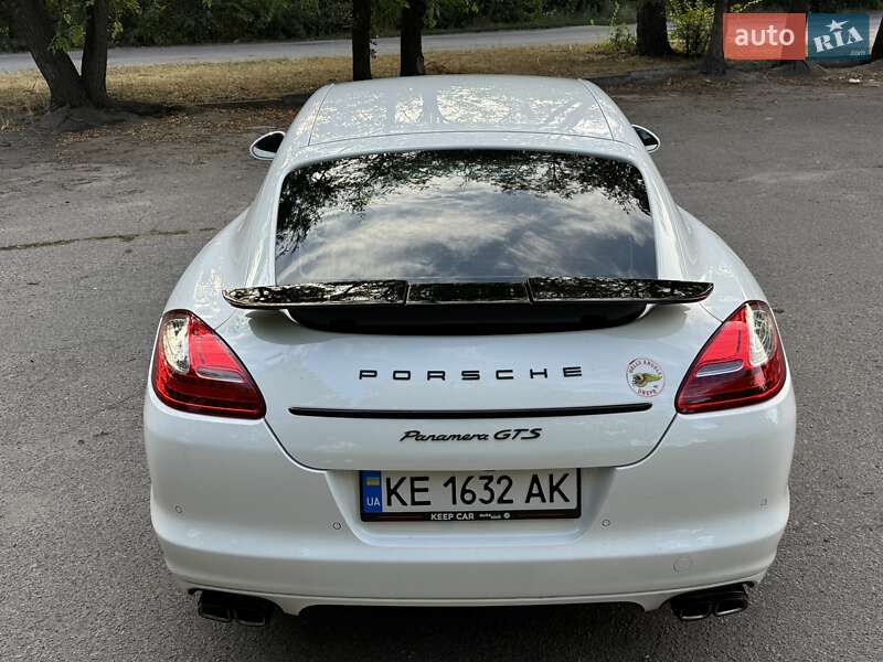 Фастбэк Porsche Panamera 2012 в Желтых Водах