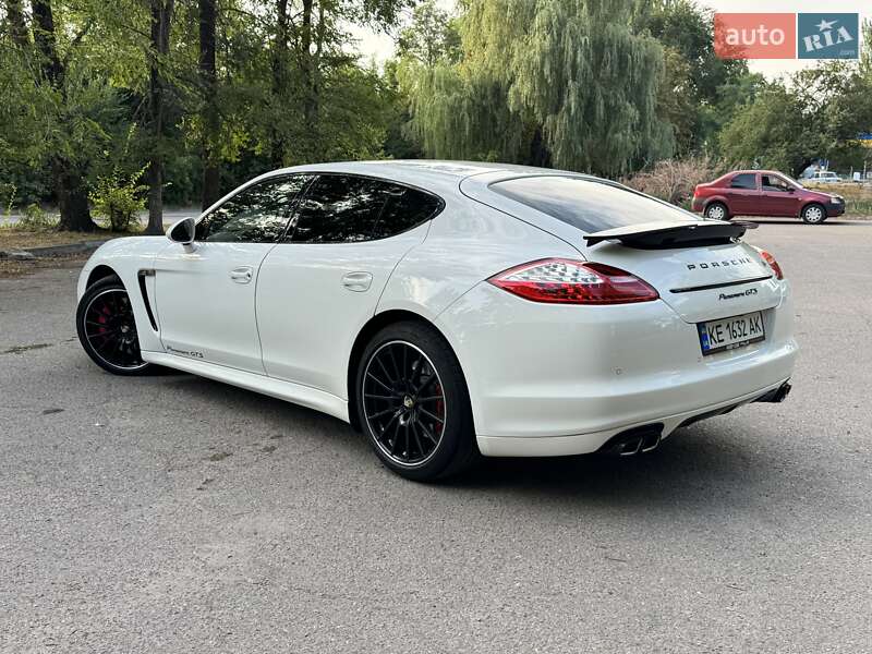 Фастбэк Porsche Panamera 2012 в Желтых Водах