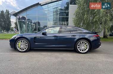 Фастбек Porsche Panamera 2018 в Києві