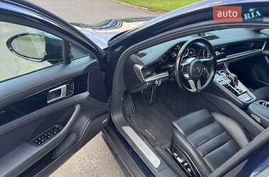 Фастбек Porsche Panamera 2018 в Києві