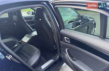 Фастбек Porsche Panamera 2018 в Києві