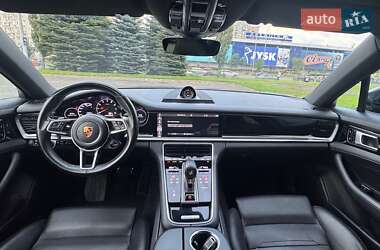 Фастбек Porsche Panamera 2018 в Києві