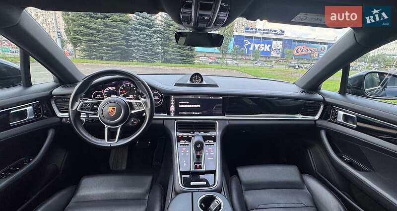 Фастбэк Porsche Panamera 2018 в Киеве