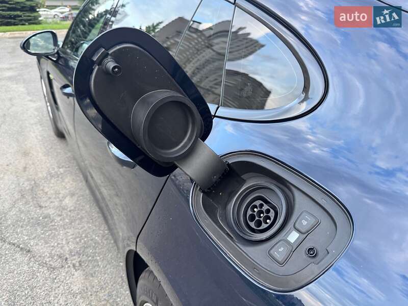 Фастбэк Porsche Panamera 2018 в Киеве