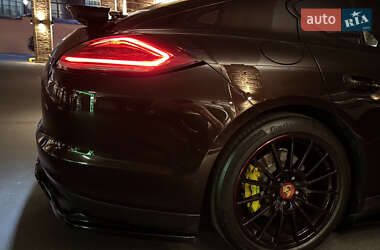 Фастбэк Porsche Panamera 2010 в 